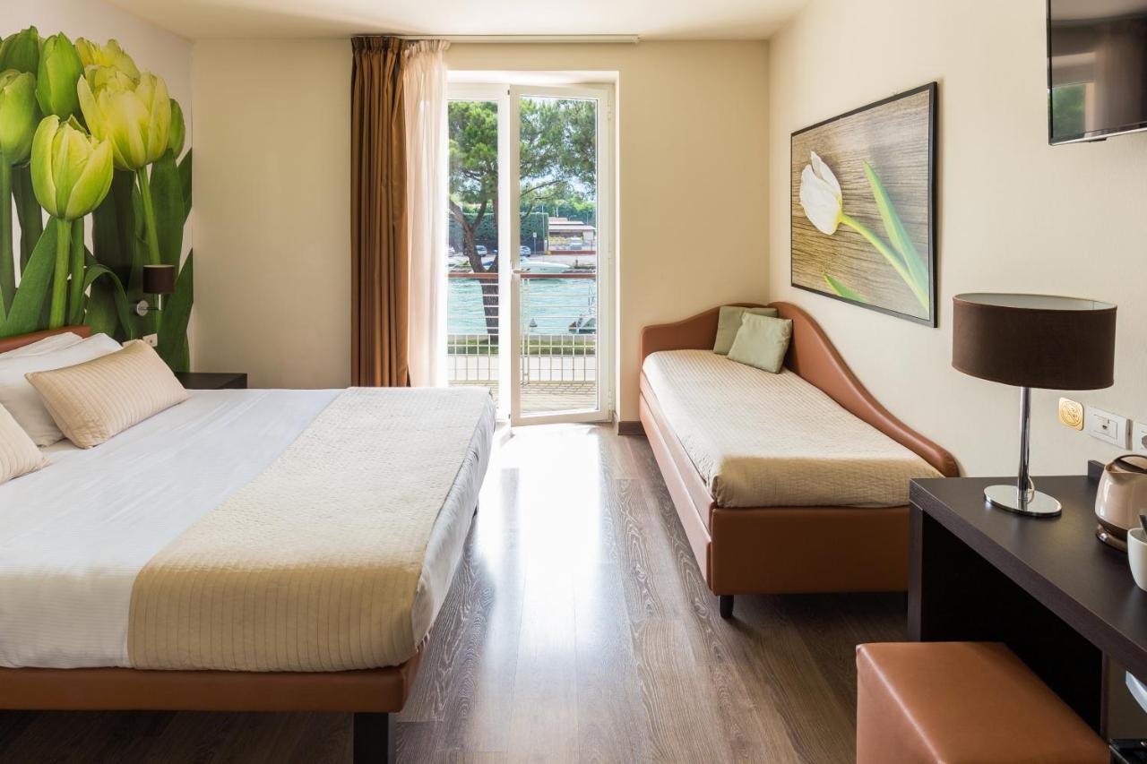 Hotel Acquadolce เปสเคียรา เดล การ์ดา ภายนอก รูปภาพ