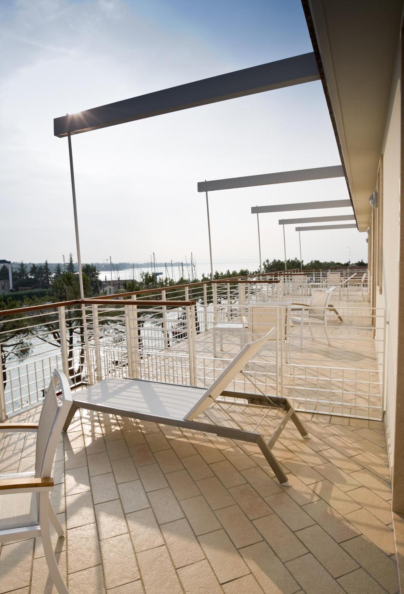 Hotel Acquadolce เปสเคียรา เดล การ์ดา ภายนอก รูปภาพ