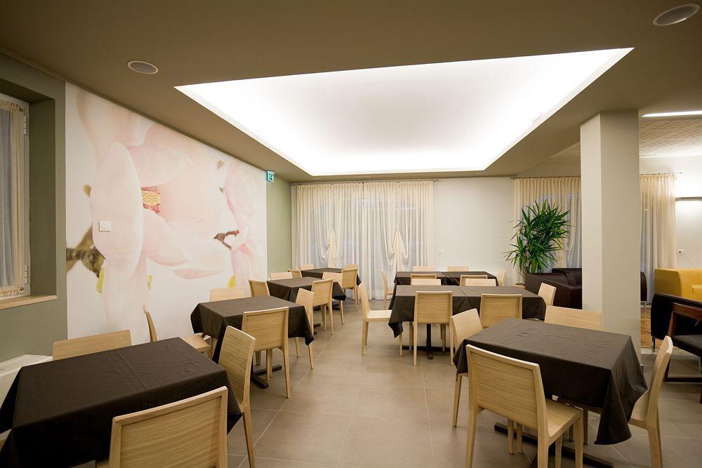Hotel Acquadolce เปสเคียรา เดล การ์ดา ภายนอก รูปภาพ