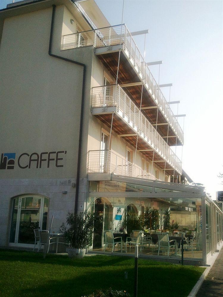 Hotel Acquadolce เปสเคียรา เดล การ์ดา ภายนอก รูปภาพ