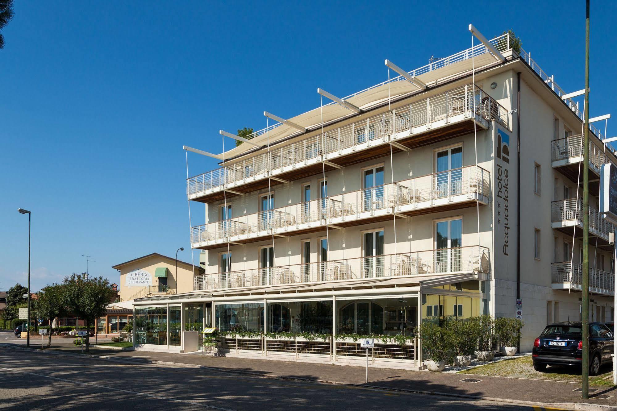 Hotel Acquadolce เปสเคียรา เดล การ์ดา ภายนอก รูปภาพ