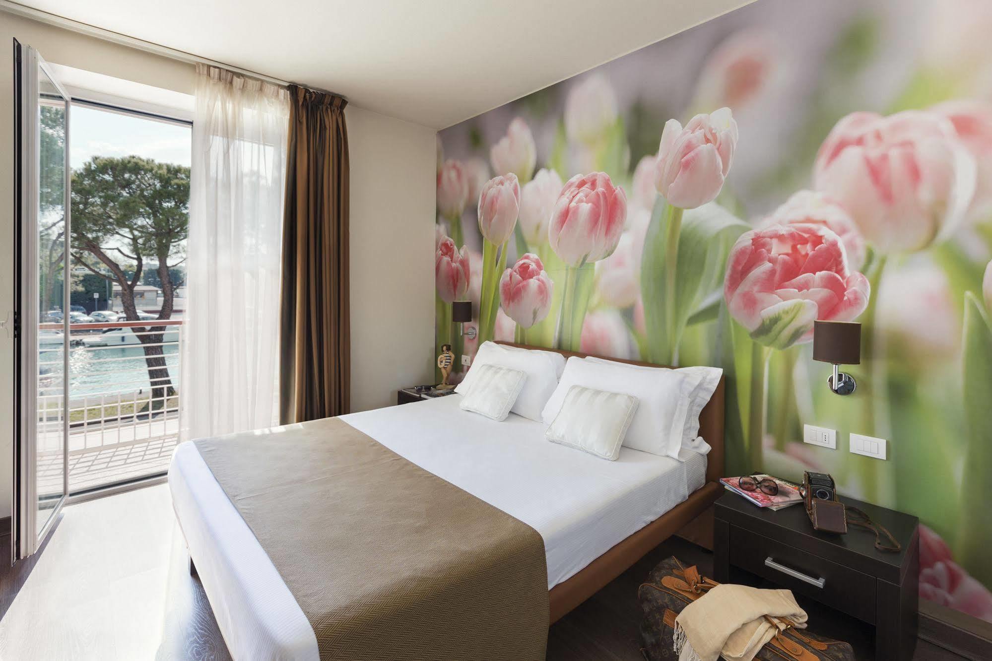 Hotel Acquadolce เปสเคียรา เดล การ์ดา ภายนอก รูปภาพ