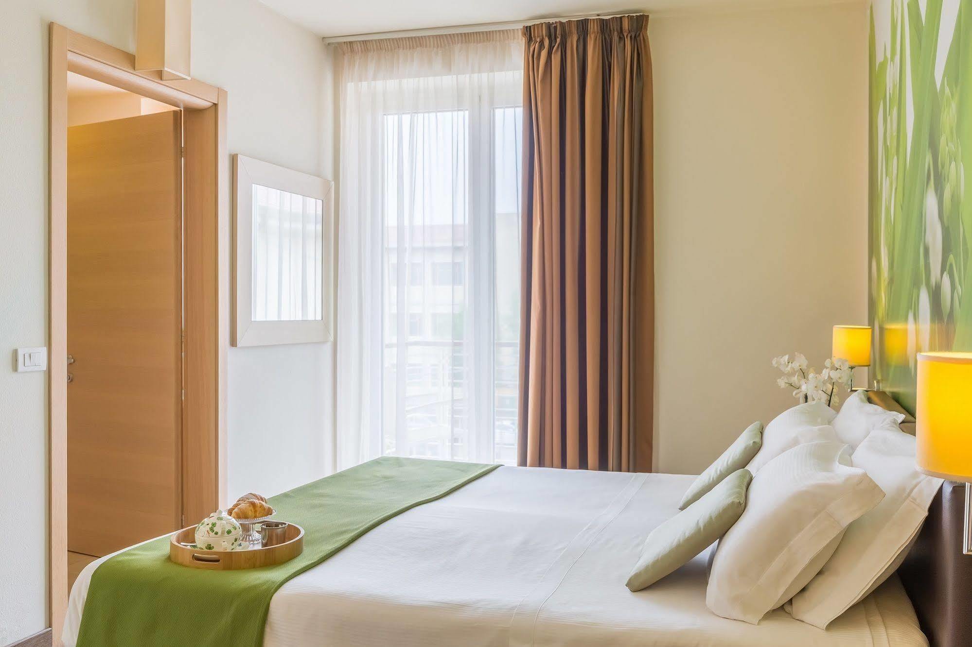 Hotel Acquadolce เปสเคียรา เดล การ์ดา ภายนอก รูปภาพ