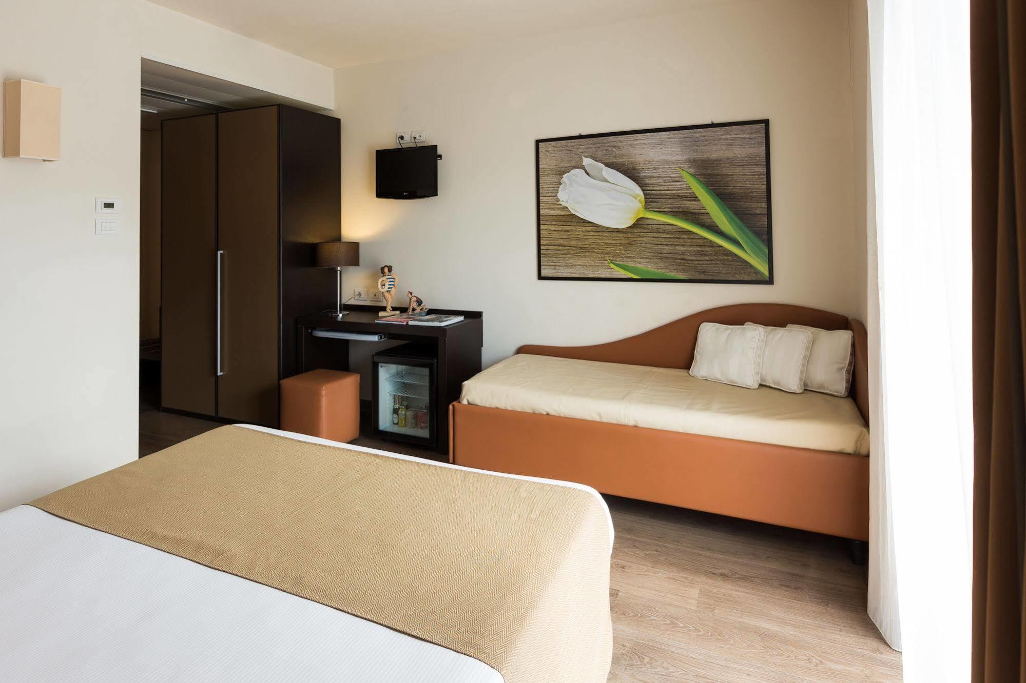 Hotel Acquadolce เปสเคียรา เดล การ์ดา ภายนอก รูปภาพ