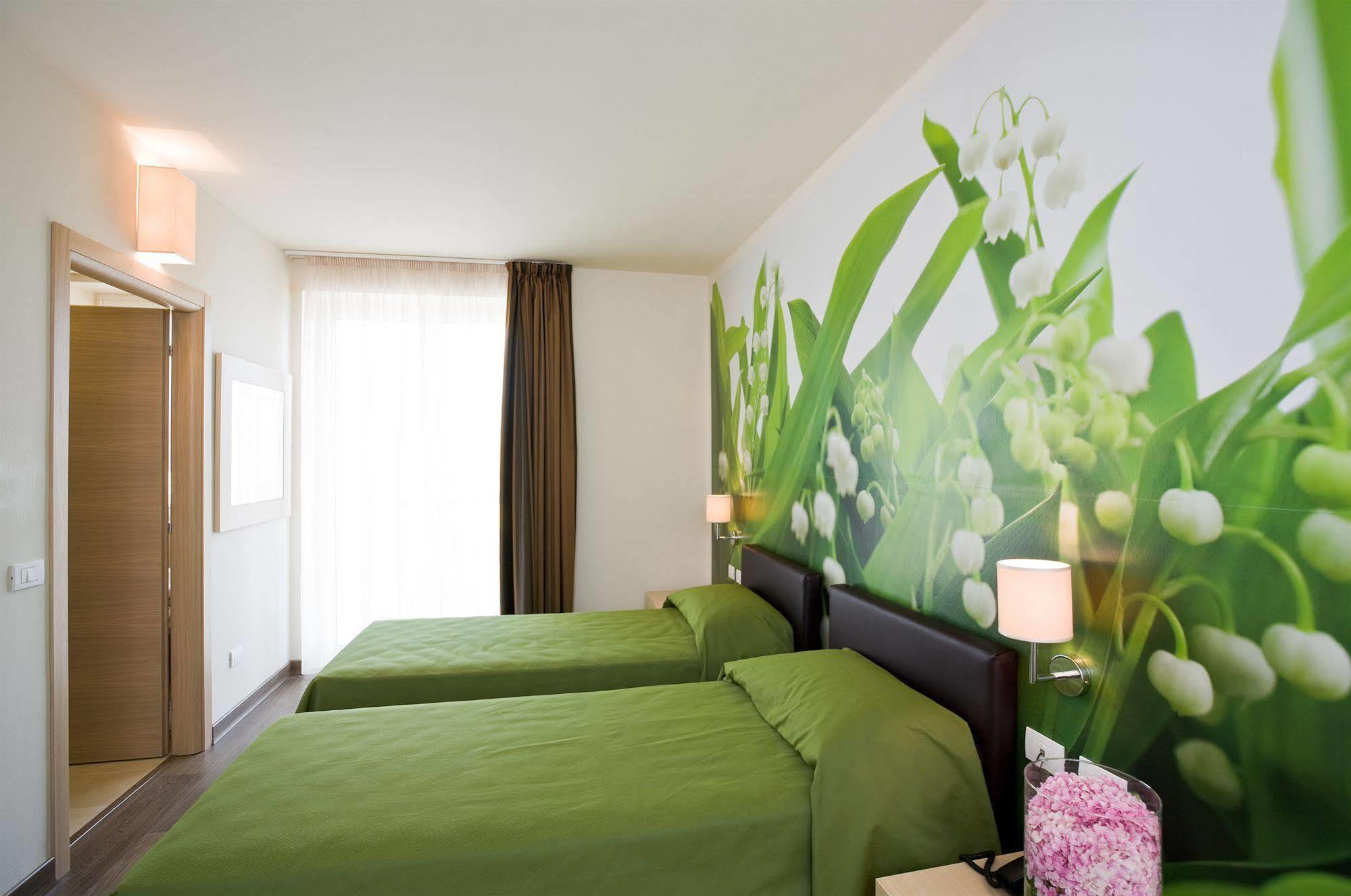 Hotel Acquadolce เปสเคียรา เดล การ์ดา ภายนอก รูปภาพ