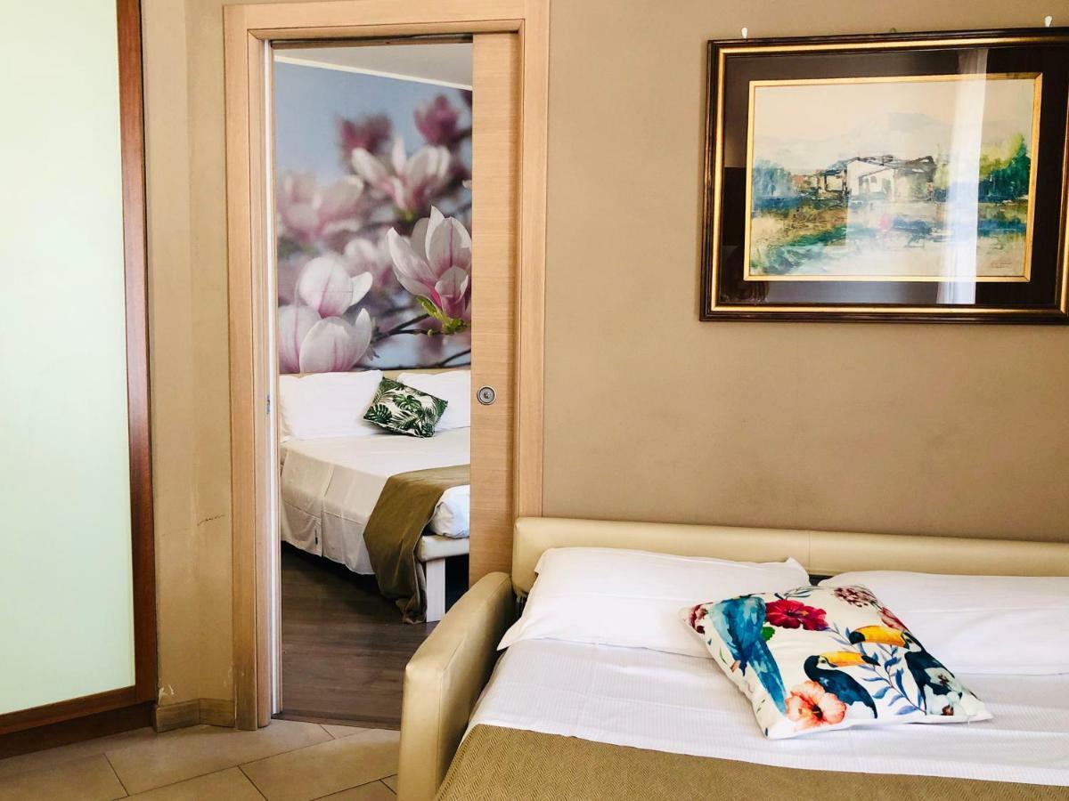 Hotel Acquadolce เปสเคียรา เดล การ์ดา ภายนอก รูปภาพ
